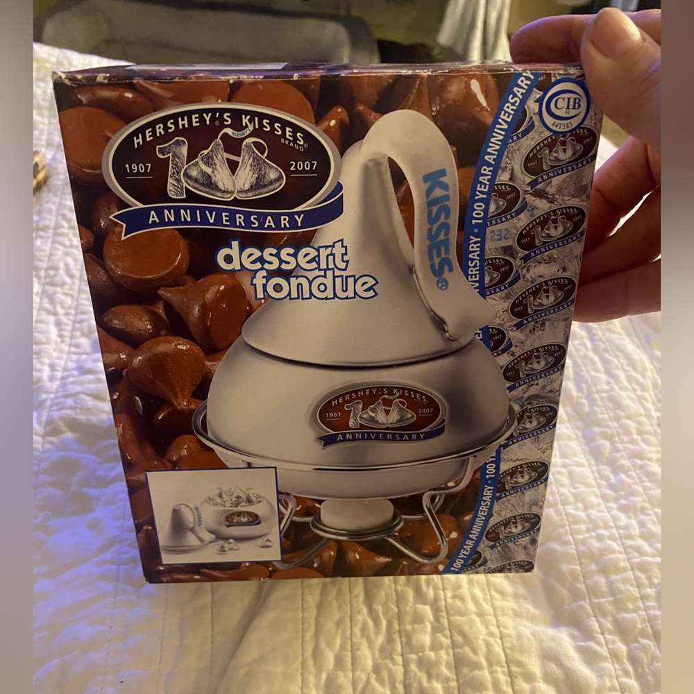 New 2007 hersheys kiss fondue kit